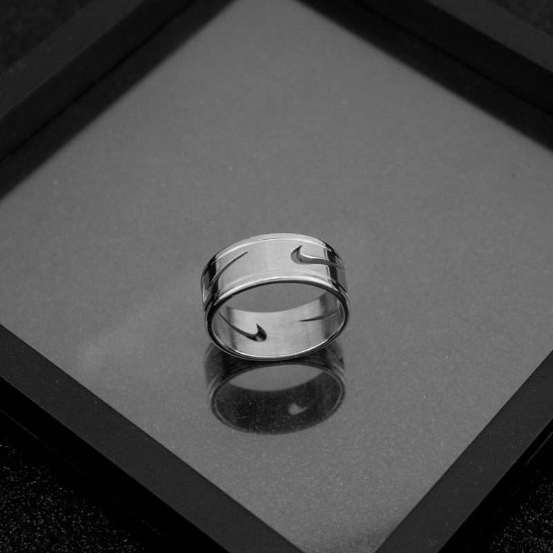 Nhẫn đeo tay kim loại phong cách hip hop cho cặp đôi