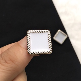 NÚT VUÔNG SIZE 1.8cm