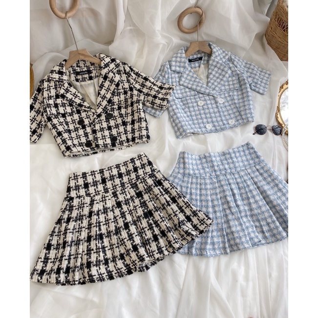set bố caro chân váy xếp + áo crop cổ vest