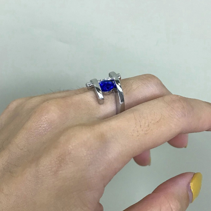 New Creations Inlaid Sapphire Silver Standing Rings Diamonds