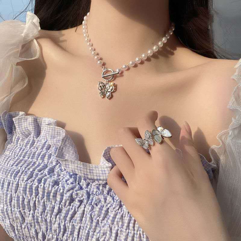 Dây Chuyền Choker Hình Bướm Đính Ngọc Trai Phong Cách Hàn Quốc