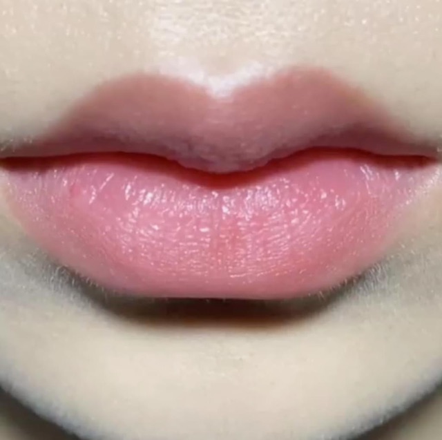 MUỐI HYMALAYA TẨY DA CHẾT MÔI