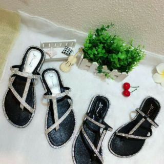 Dép xỏ ngón đính đá