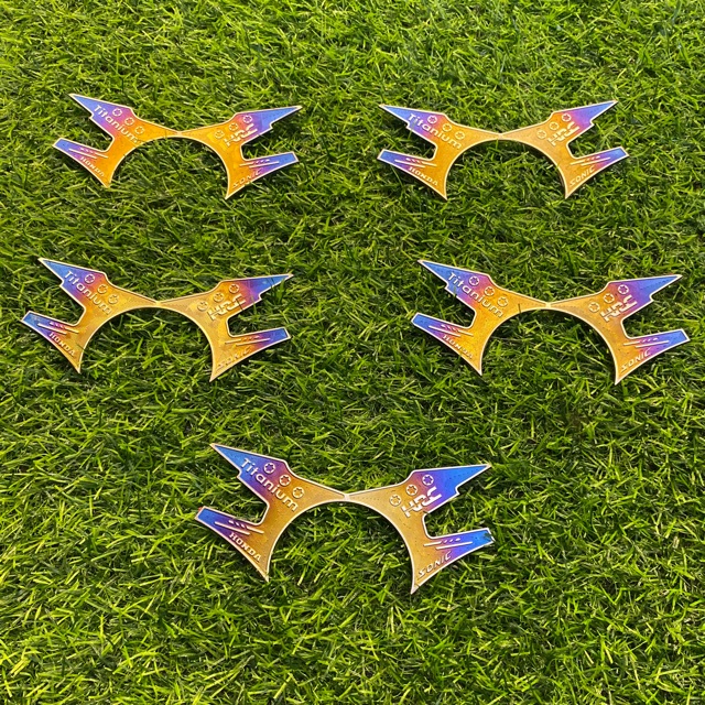 Dán chảng ba Sonic Titan