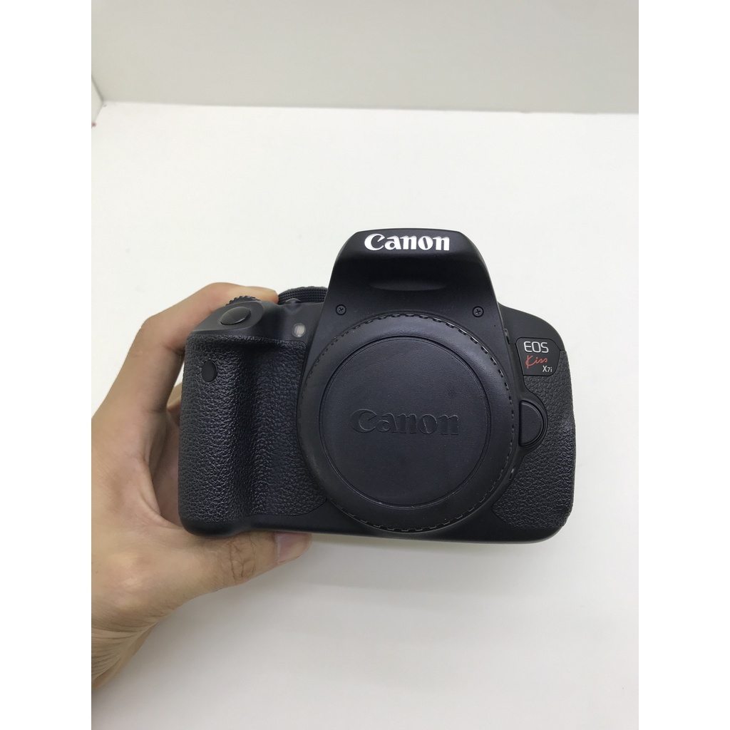Máy Ảnh Canon 700D Kèm Ống Kính EF-S 18-55mm f/3.5-5.6 IS mới 98%