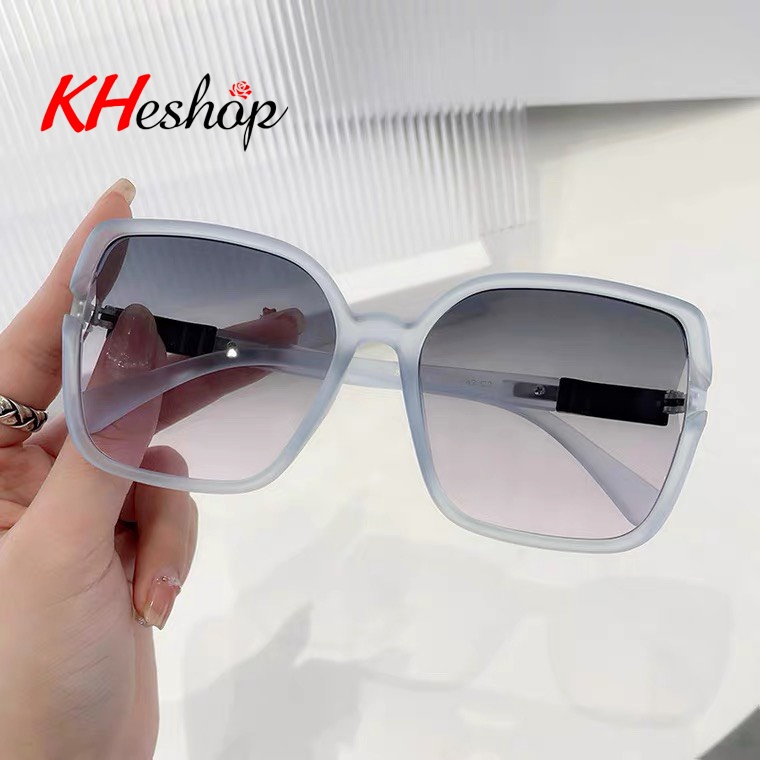 Kính râm Nam Nữ mẫu hot 2022, Trang trí cỏ 4 lá siêu sắc xảo cá tính số 1 Hàn Quốc mã Y80014