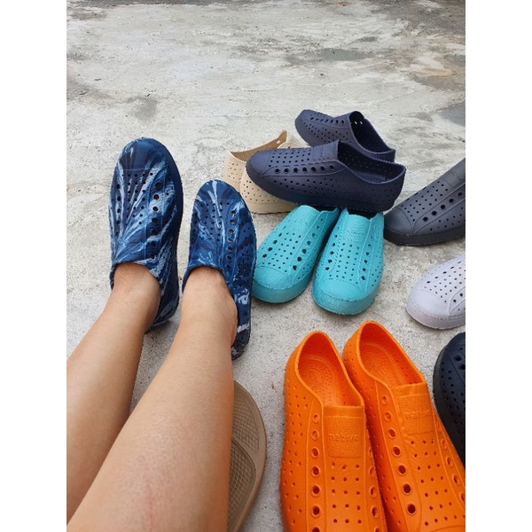 Giày nhựa Native xịn sz M7 đến M13 đi mưa vô tư