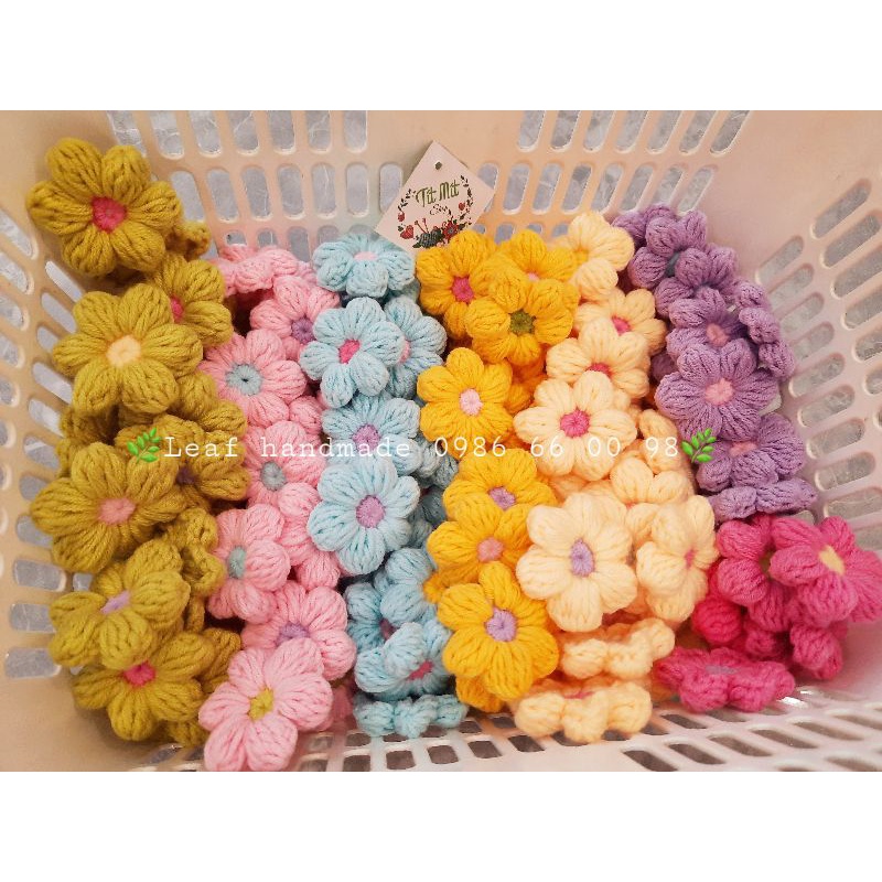 Sỉ set 50 bông hoa len móc 7 màu