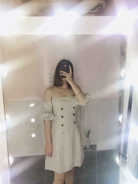 Đầm nude cúp ngực phối nút gỗ