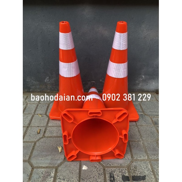 Cọc tiêu cảnh báo giao thông nhựa PVC dẻo 68cm