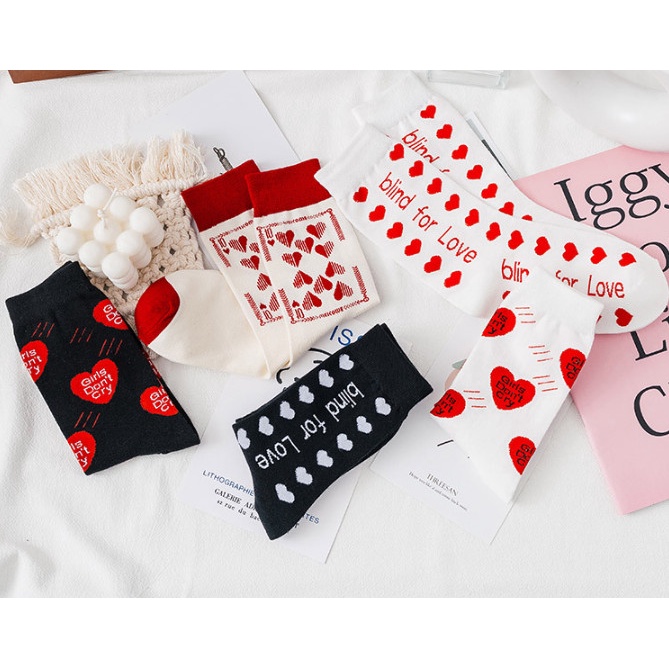 Vớ nữ hình trái tim phong cách Hàn Quốc siêu dễ thương và xinh xắn.