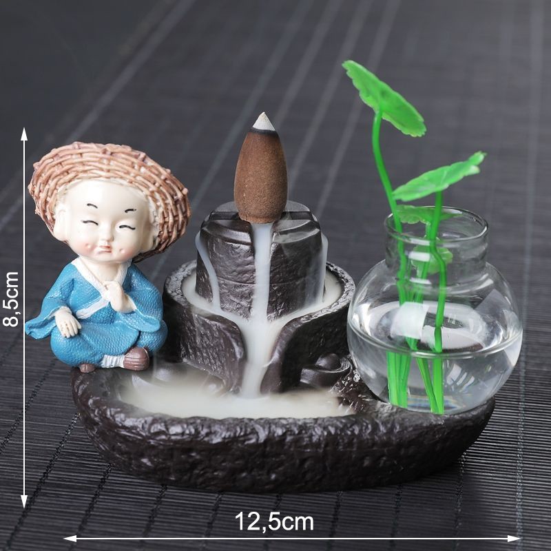 Thác khói Trầm Hương - Chú Tiểu nón lá kèm 10 nụ trầm