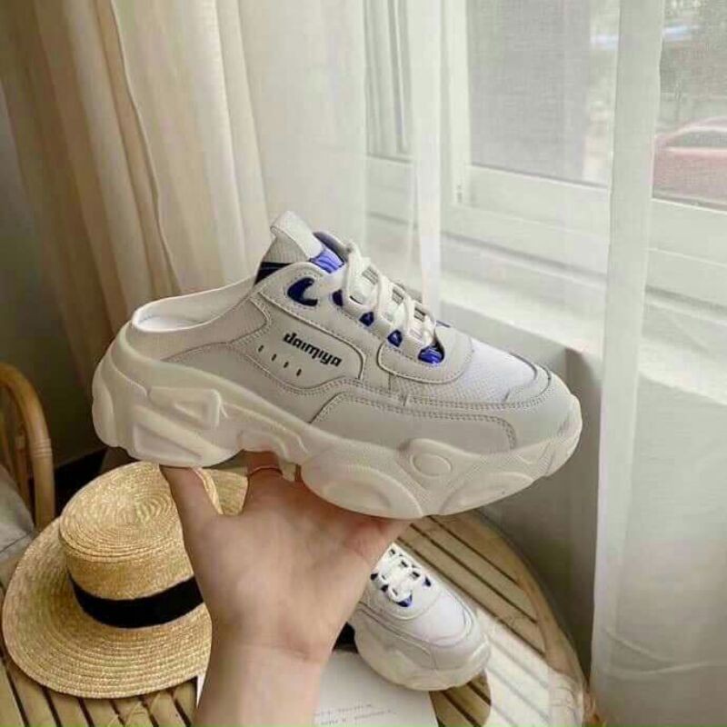 giày sục thể thao viền bạc và xanh