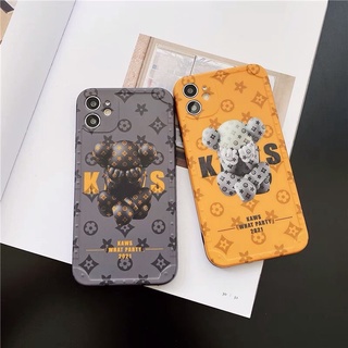 Ốp IMD Kaws Ôm Mặt Phối L.V Chống Bẩn Cạnh Vuông