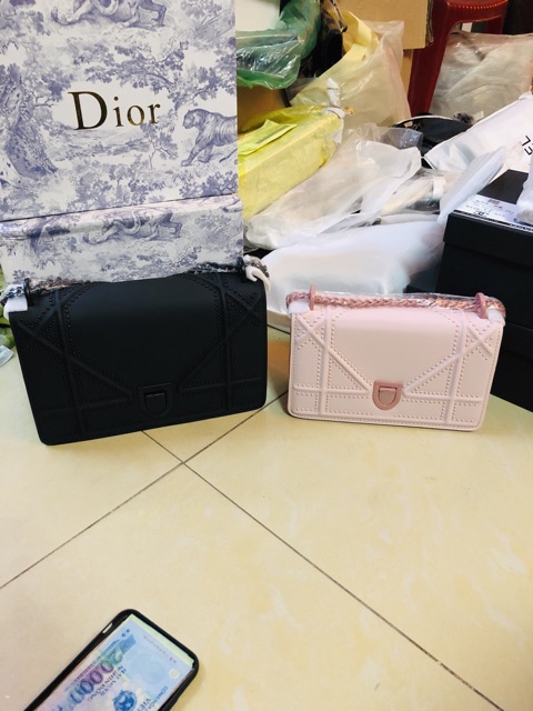 Túi chữ D viền đinh size 25