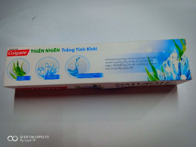 Kem đánh răng Colgate thiên nhiên tảo biển &muối tinh thể 180