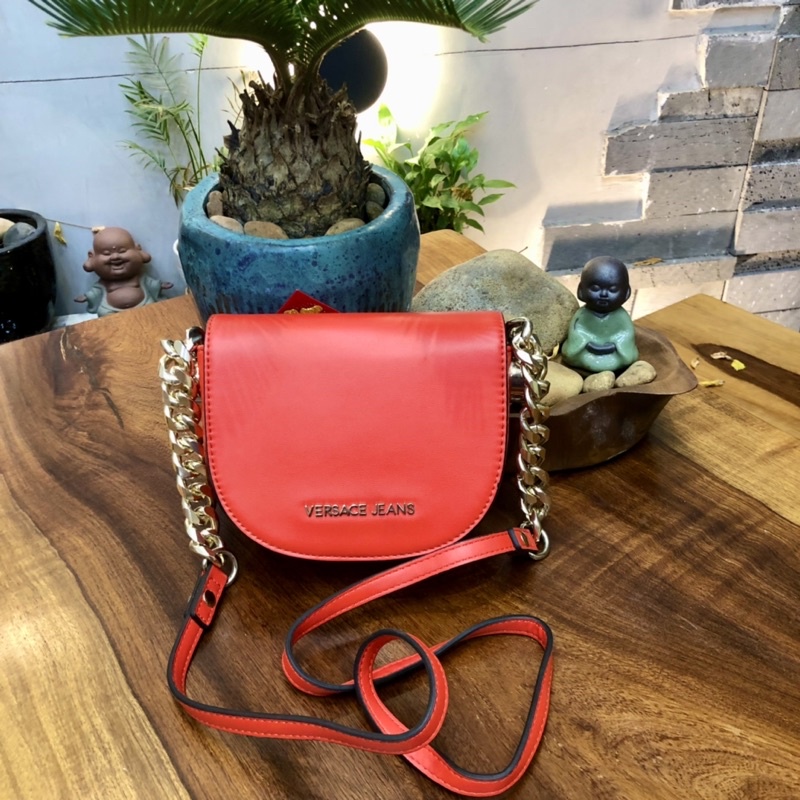 💚 👜  •Túi chuẩn si hiệu của nữ Versace Jean đeo chéo•