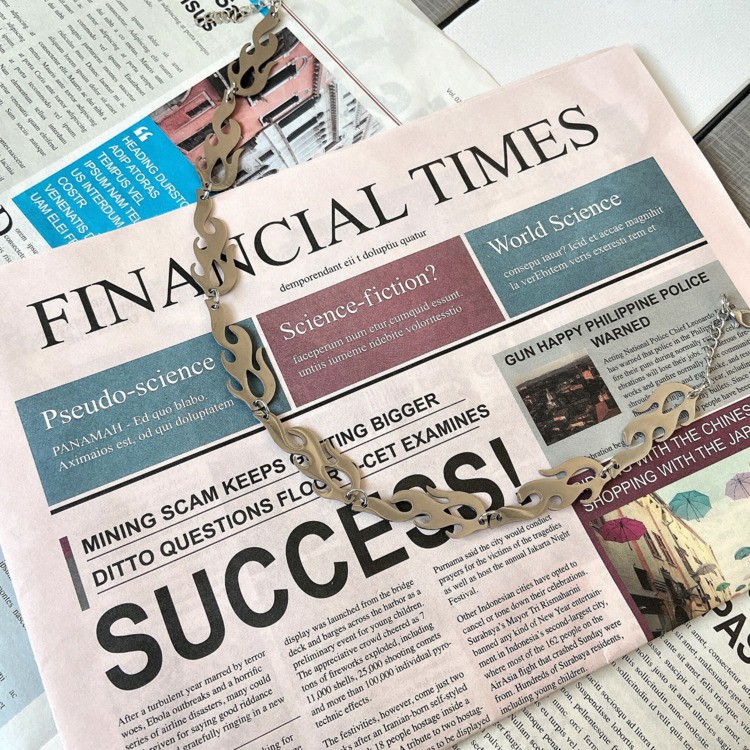 Vòng Cổ Hình Ngọn Lửa Cá Tính Phong Cách Hip-Hop Thời Trang