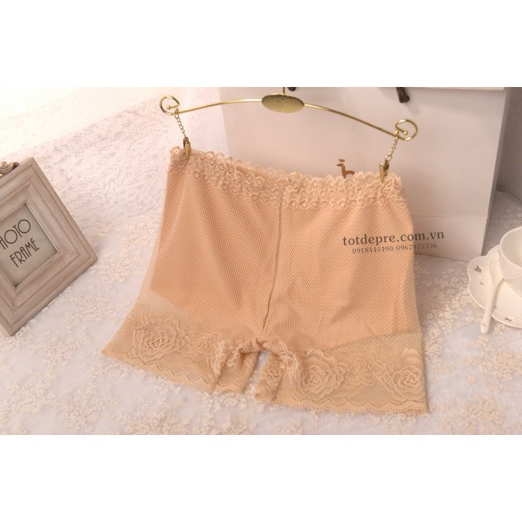 Quần mặc trong váy chất ren họa tiết hoa hồng