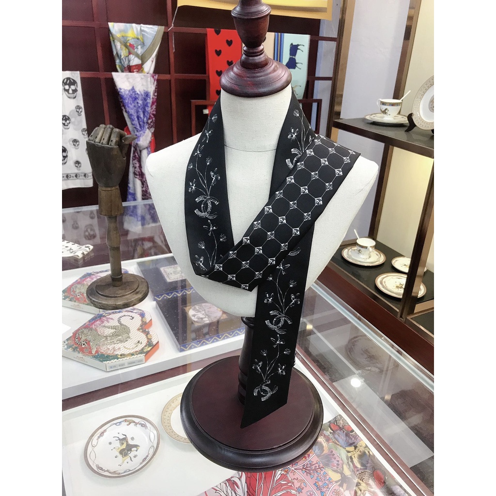 Khăn Quàng Cổ / Khăn Tay / Túi Xách Bằng Ruy Băng Lụa Họa Tiết CC Màu Trắng Đen Thiết Kế Cho Nữ 2022