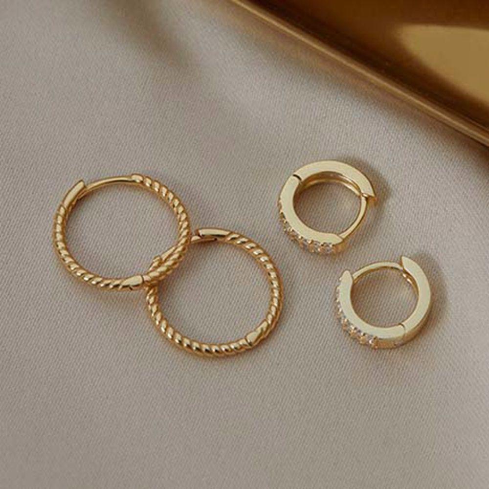 Khuyên Tai Tròn Tam Giác Xoắn Bằng Đồng Đơn Giản MXMUSTY