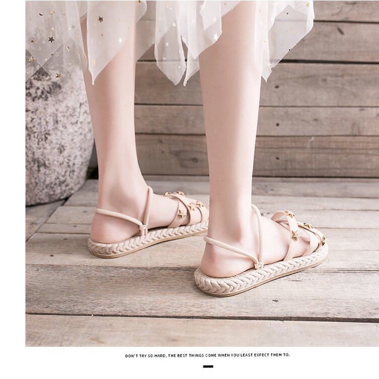 Dép Sandal nữ đế bằng quai mảnh đính đinh da lộn êm chân đi được 2 kiểu-SB17