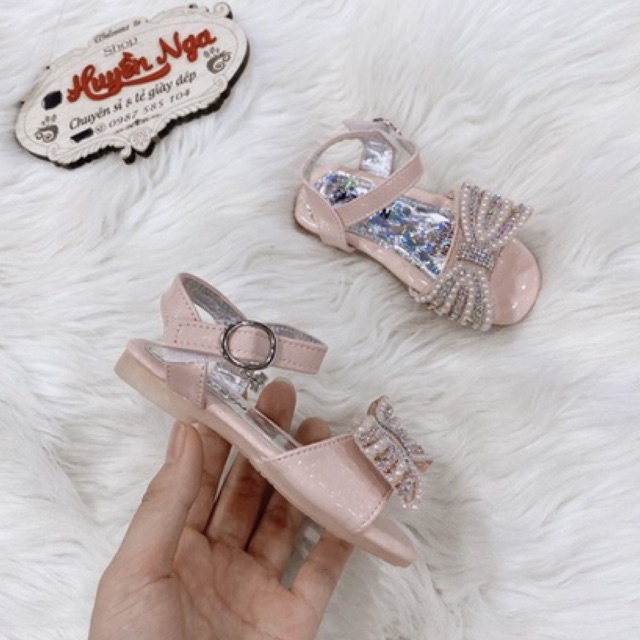 Dép xăng đan quai hậu bé gái 2 đến 4 tuổi size 21-25 nơ hạt