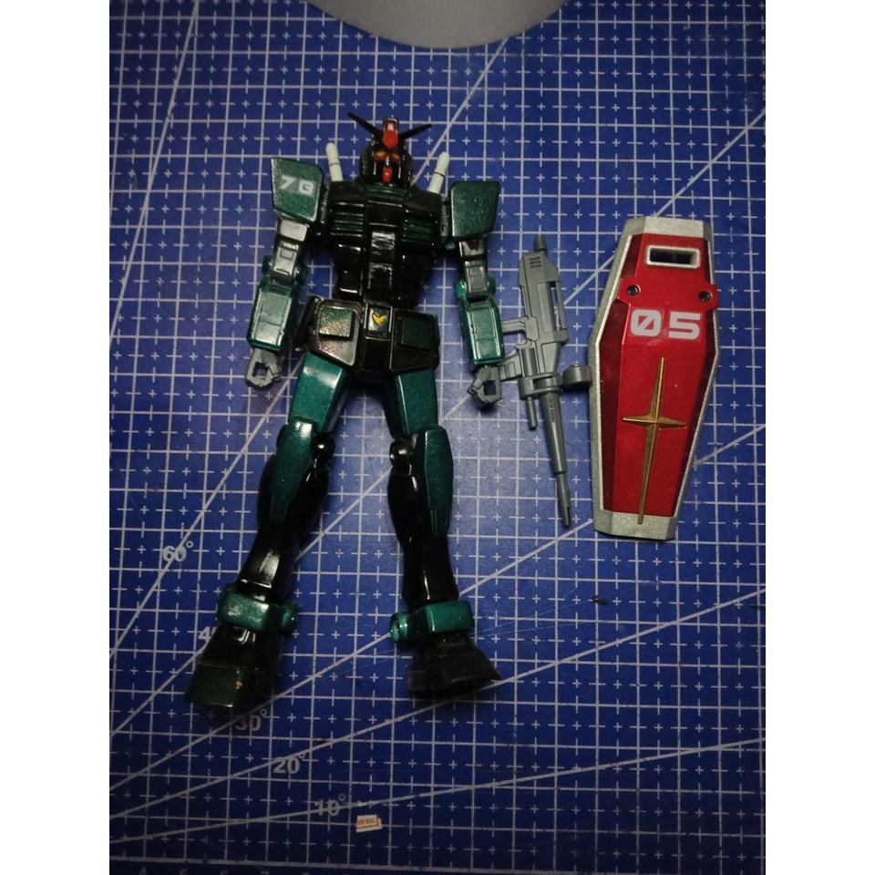 GUNDAM rx 78-02 đã được sơn lại bán lại cho bạn nào lấy phụ kiện hoặc custom lại