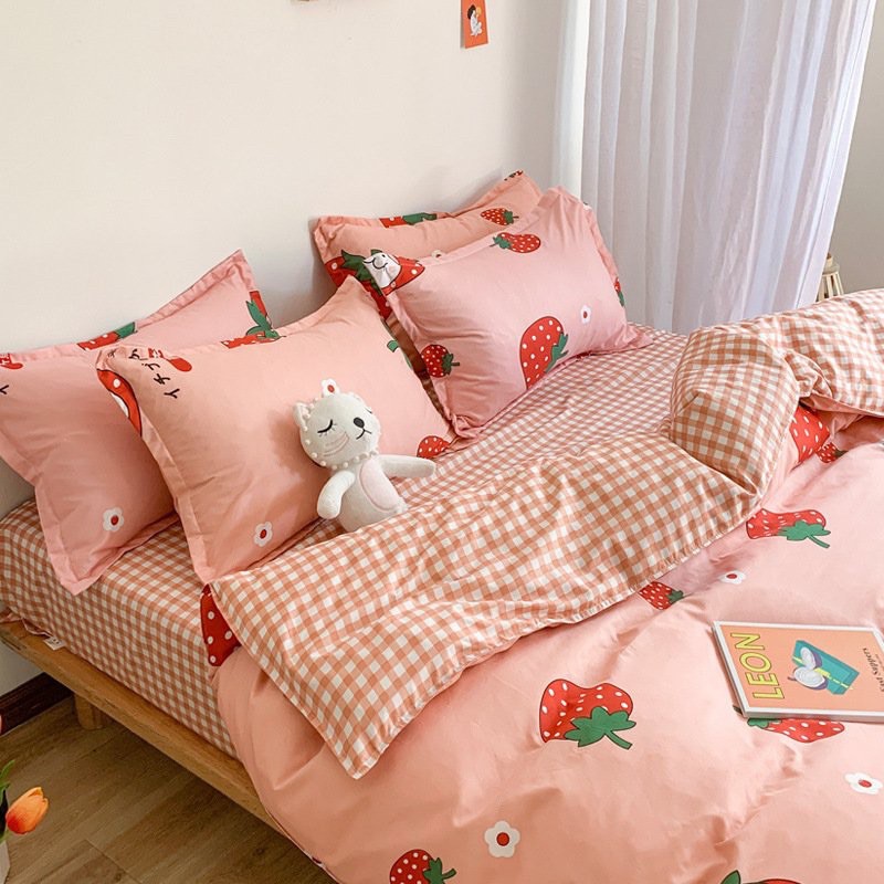 Set chăn ga gối cotton poly - Dâu tây Nhật ( không kèm ruột )