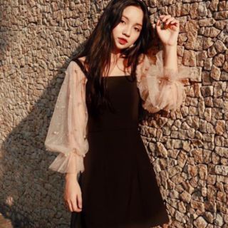 Váy tay ren bồng đính hạt