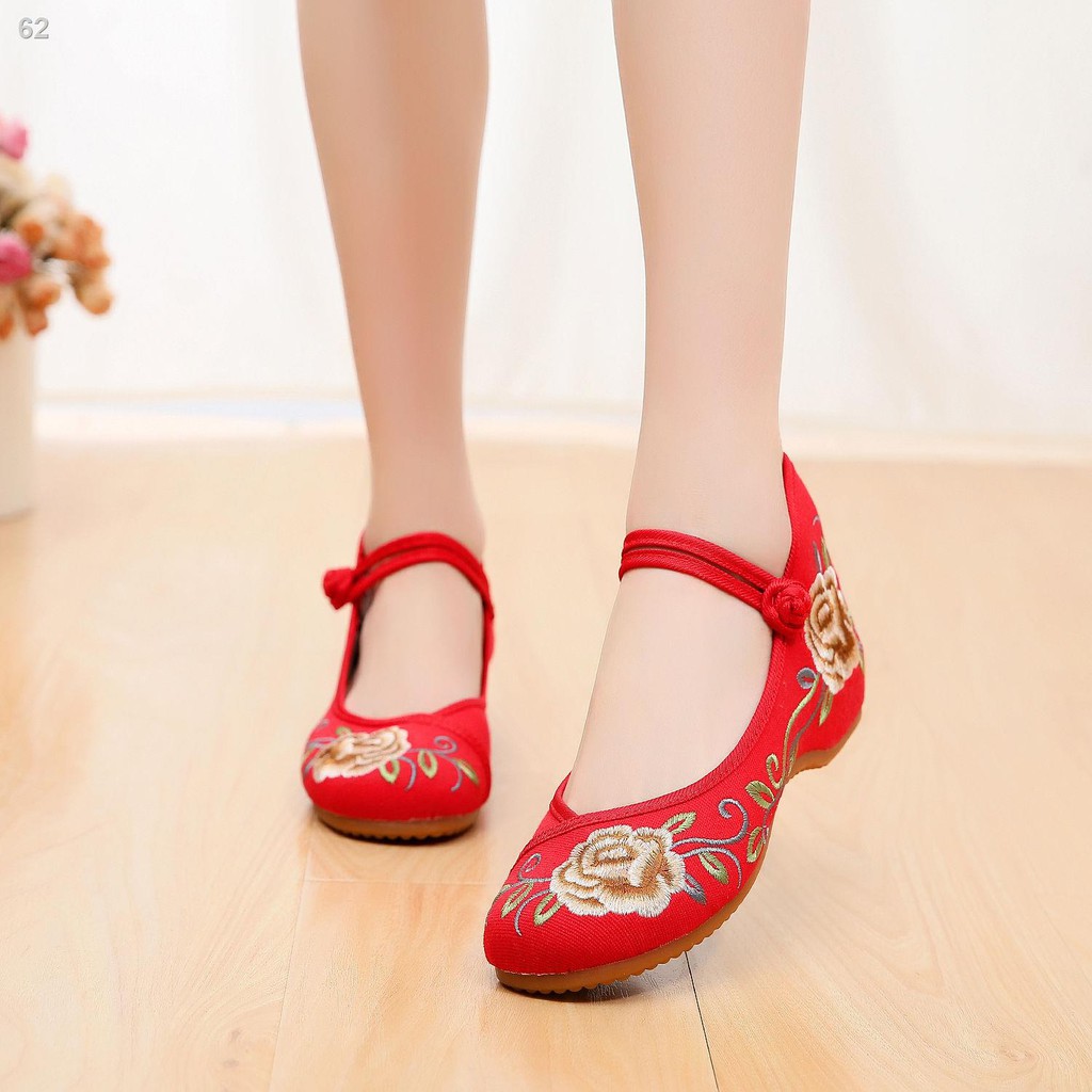 màu xanh cao bồi, giày vải Bắc Kinh cũ thêu mới của phụ nữ, khiêu vũ đế mềm, phong cách dân gian cổ đại Yangko đỏF