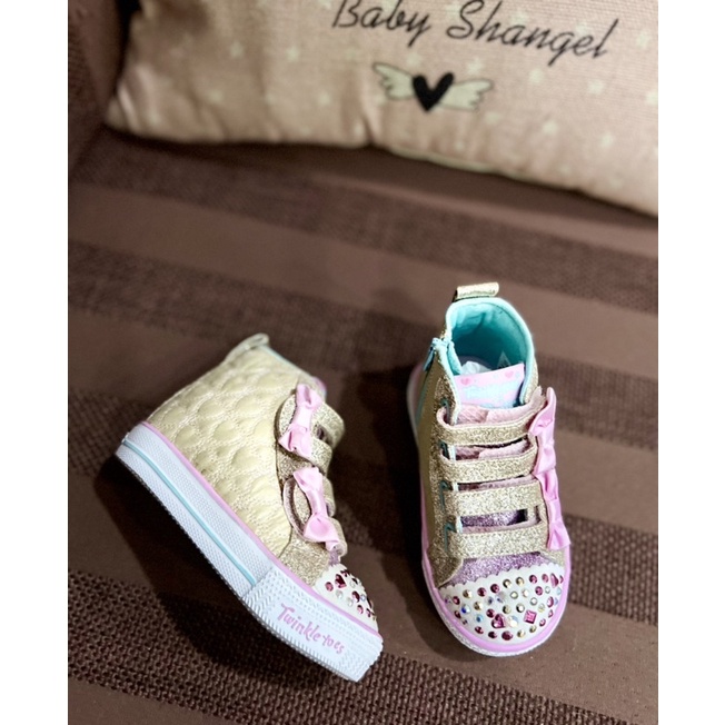 Giày bé gái