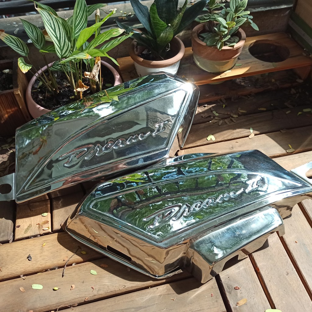 Cốp inox Dream kèm viền cốp mạ chrome