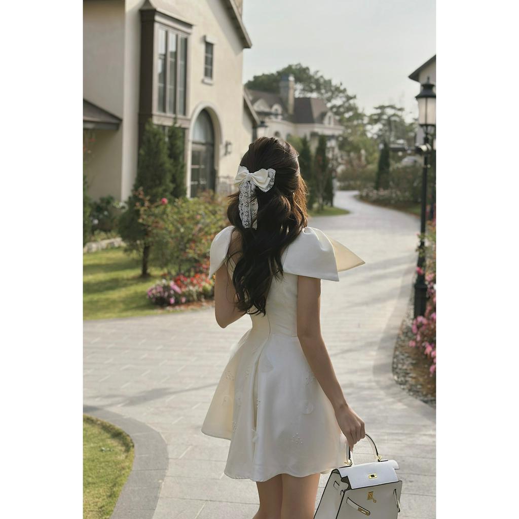 ĐẦM XÒE CỔ V NƠ VAI TO ĐÍNH HOA NGỰC 2 MÀU