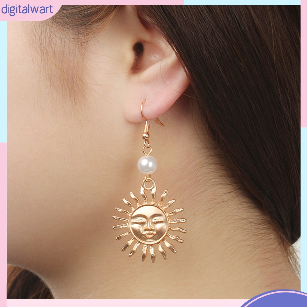 Đôi khuyên tai dáng dài trang trí mặt trời và đính ngọc trai xinh xắn cho nữ