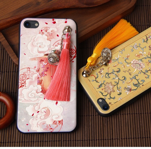 Ốp điện thoại cổ phong kèm tua chuông các mẫu iphone