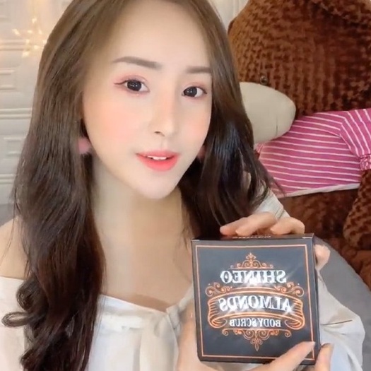 Tẩy tế bào chết body Vỏ Hạnh Nhân ngăn ngừa viêm nang lông SHINEO 300gr | BigBuy360 - bigbuy360.vn