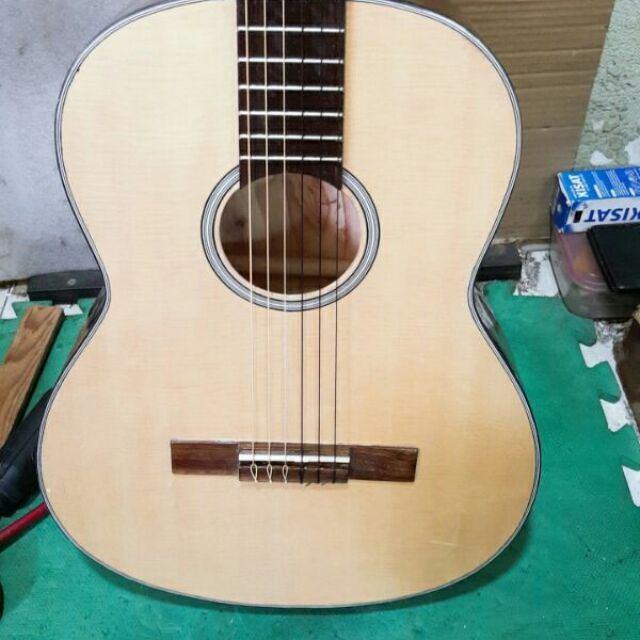 Đàn classic guitar