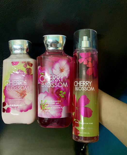 (Mẫu mới) Xịt thơm Cherry Blossom Bath and Body Works 236ml