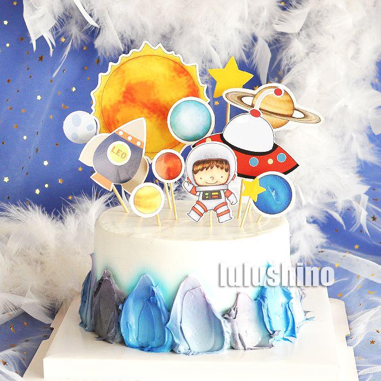 Set que cắm phi hành gia LEO