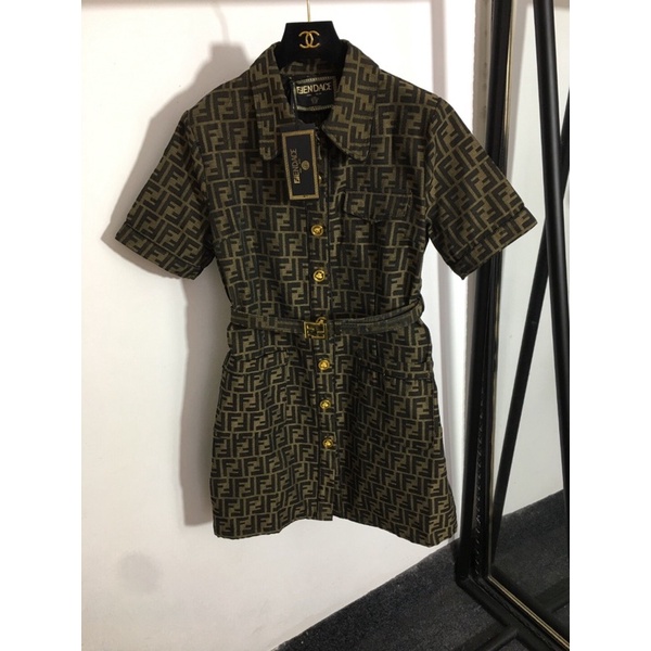 Đầm sơ mi ngắn tay phối đai thắt eo cúc áo medusa Versace x Fendi FD cao cấp