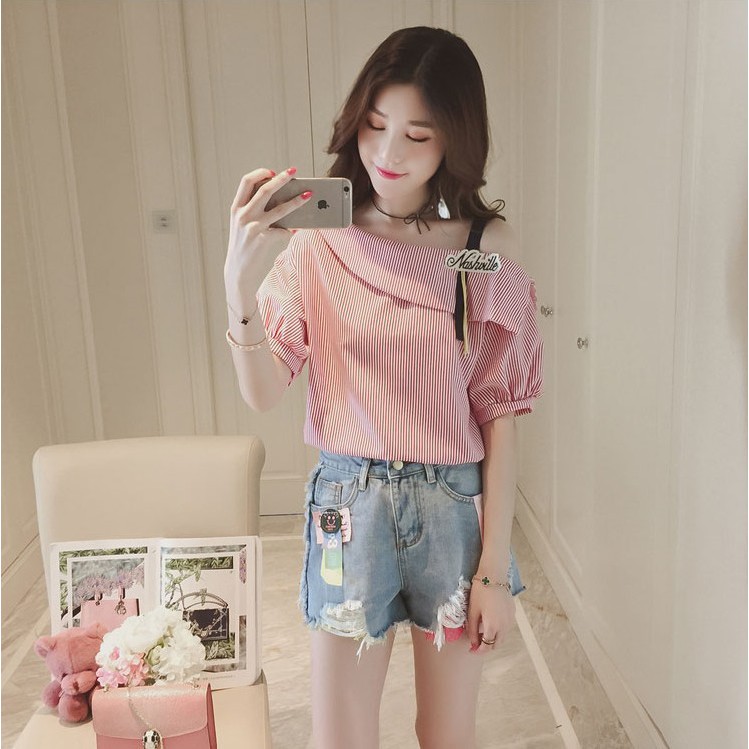 Áo thun hở lệch vai sang chảnh, tay bồng kiêu sa hot trend mùa hè 2020 - ANU14