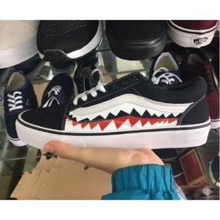 Giày học sinh cá mập