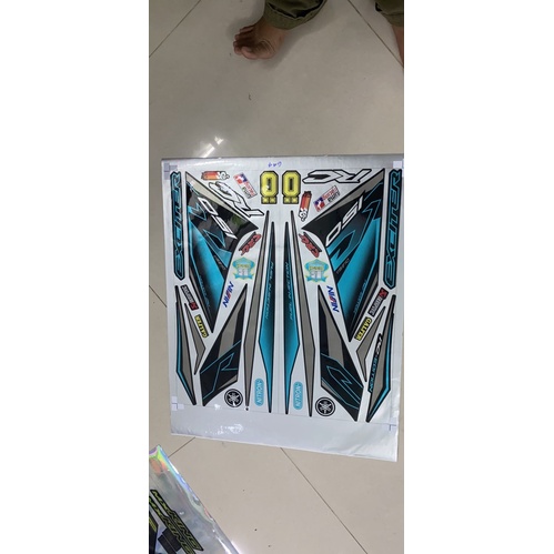 ( Quí khách vui lòng mang ra tiệm cho thợ dán ) exciter 150 Xanh đen Candy