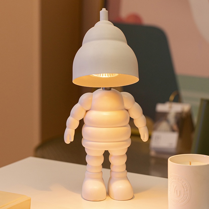 Đèn đốt nến thơm mô hình Robot có chỉnh sáng - tặng kèm 2 bóng