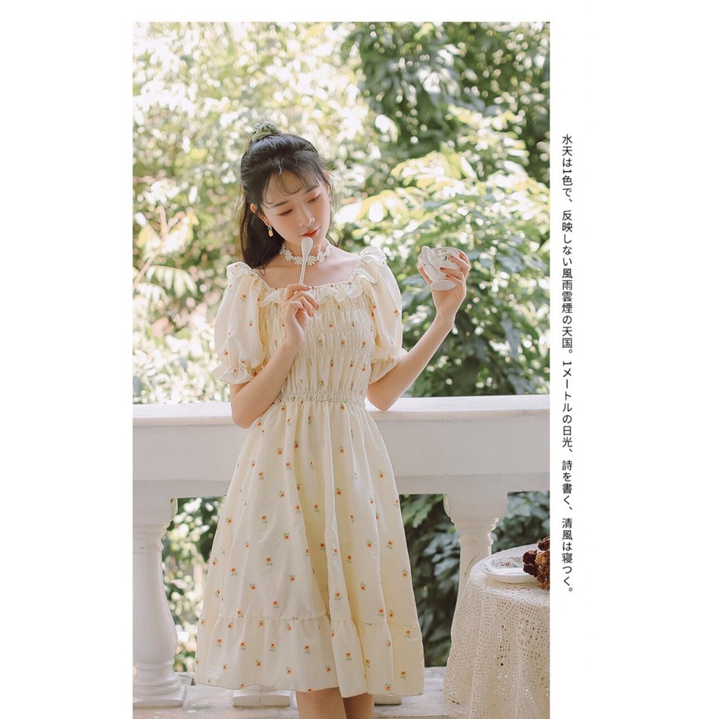 Đầm nữ dễ thương cổ vuông nhúm ngực in hình hoa cúc