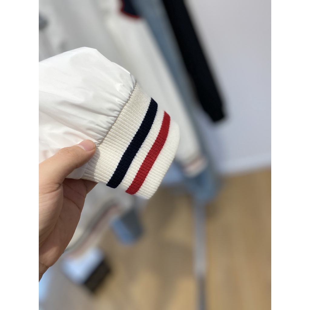 Áo khoác bomber nam thời trang Moncler kiểu dáng, màu sắc trẻ trung