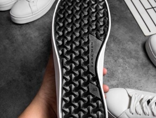 Giầy sneaker buộc dây trắng gót đỏ