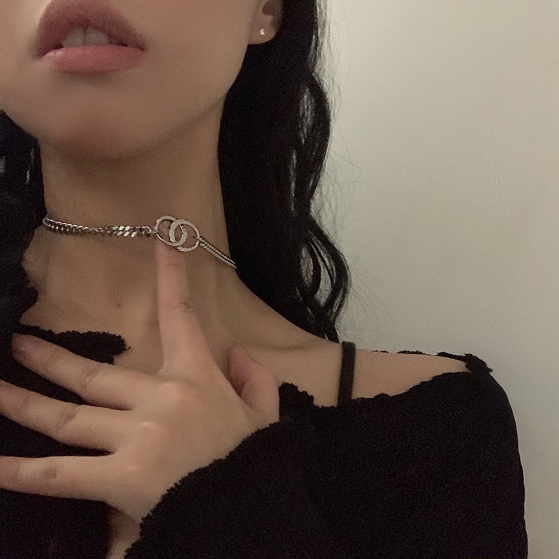 Dây chuyền kim loại trang trí mặt tròn đôi phong cách hip hop đơn giản