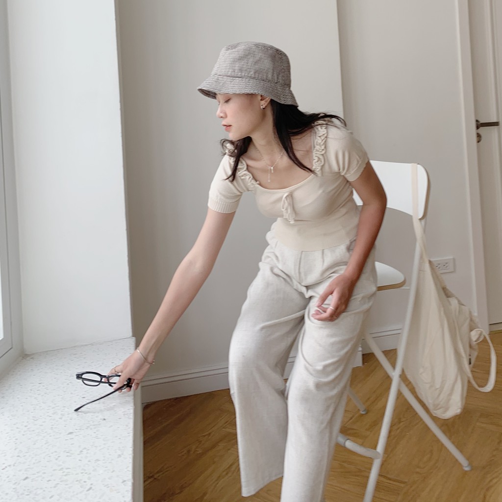 Áo len mỏng cổ vuông vai bèo SA364 1994closet
